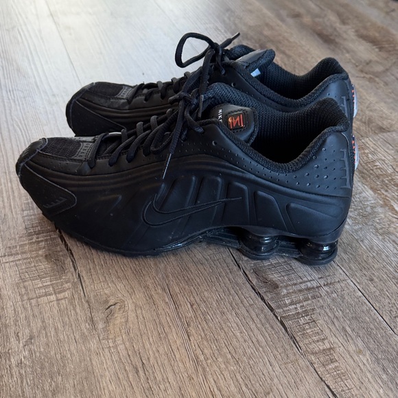 Nike Shox R4 - Picture 3 of 6